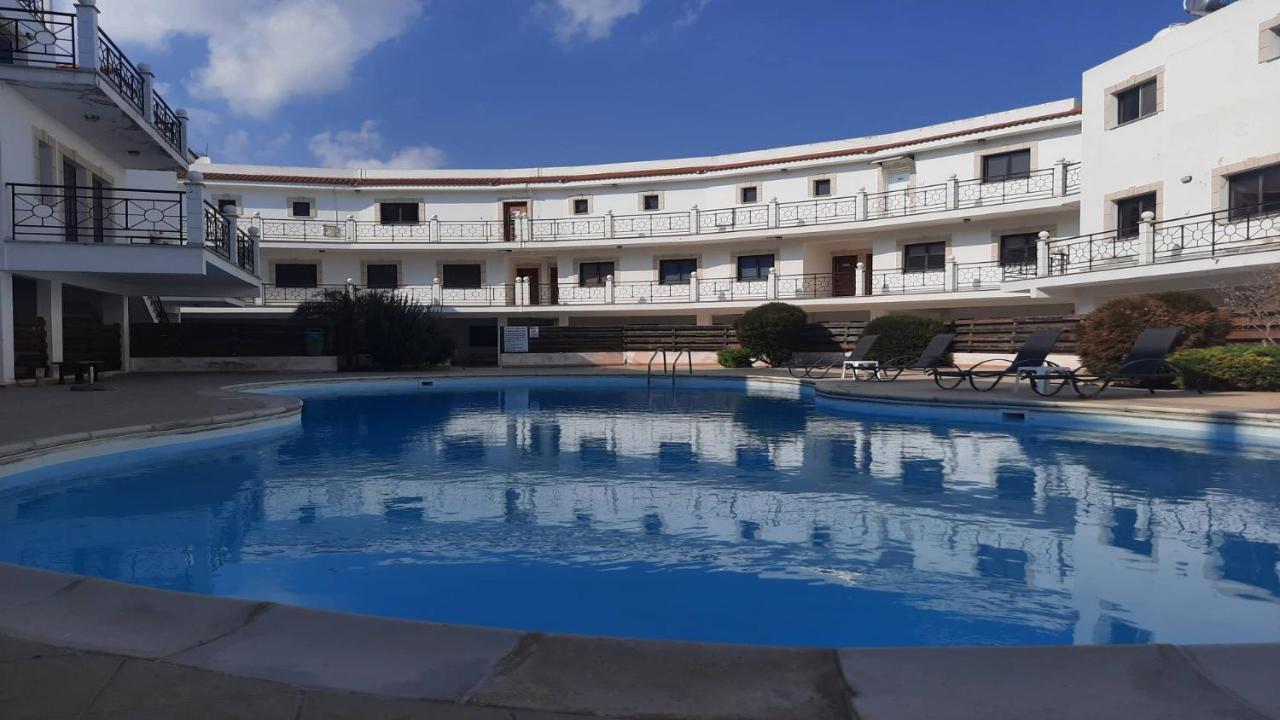 Paramount Gardens Resorts C201 Larnaca Exterior photo